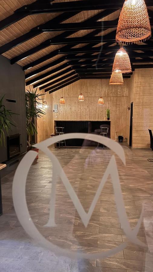 Casa Cu Muri Тиргу-Окна Екстер'єр фото