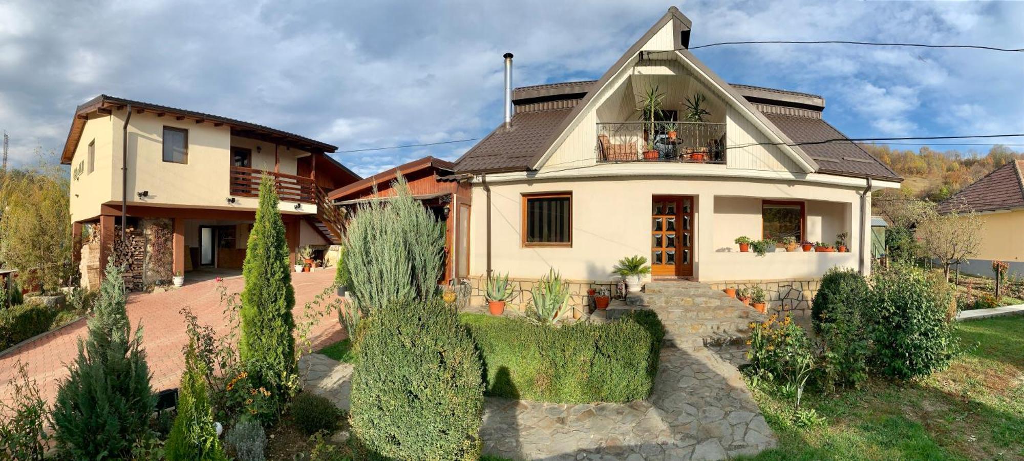Casa Cu Muri Тиргу-Окна Екстер'єр фото